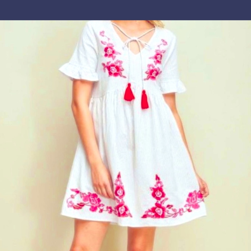 NWOT White and pink dress (Size Small)